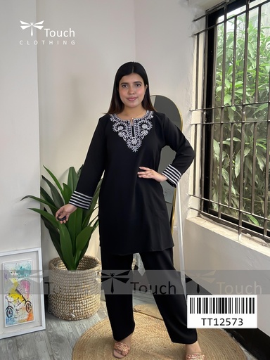 [TT12573] Embro Short Two Piece